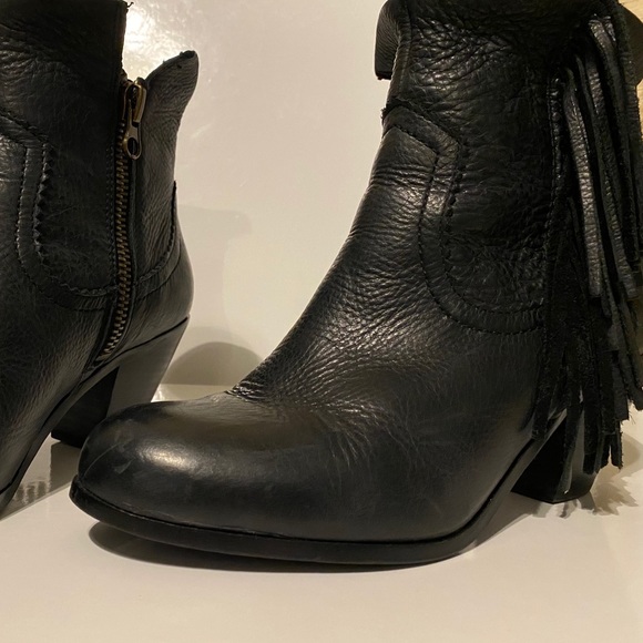 Black Fringe boots by Sam Edelman - Picture 6 of 7